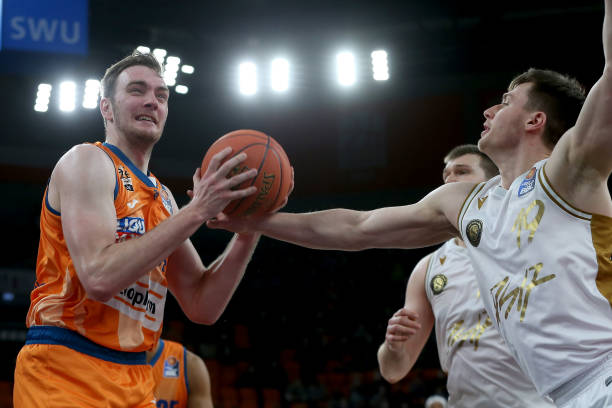 利赛场开启 利赛场开启