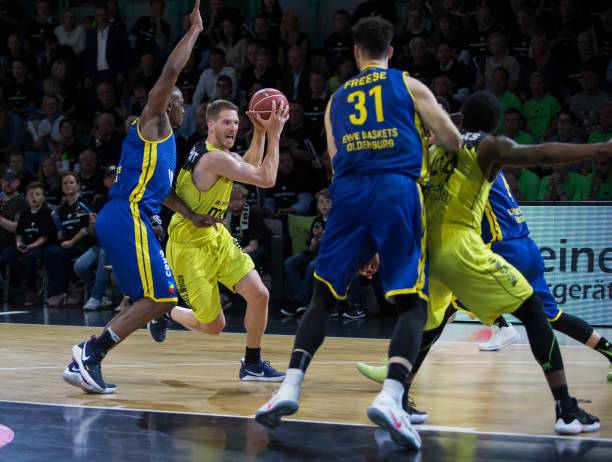 了巴萨后防 了巴萨后防