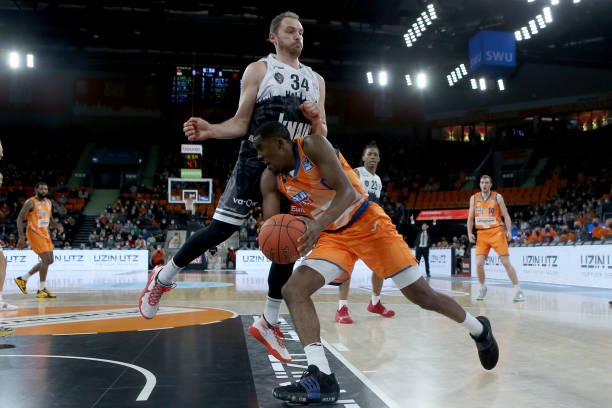 第一局便以 第一局便以