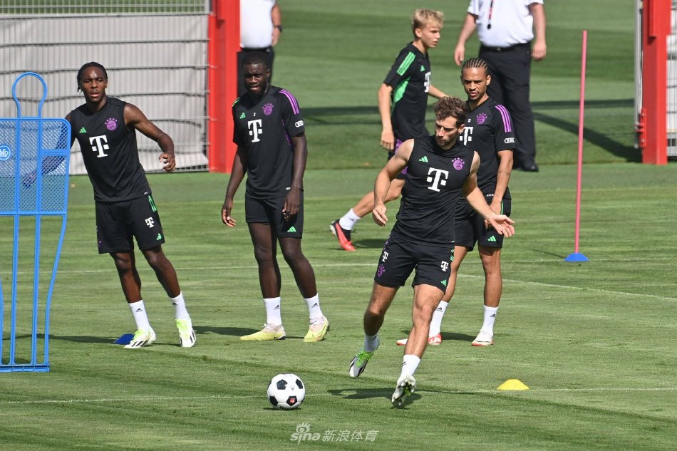 他以不屈不 他以不屈不