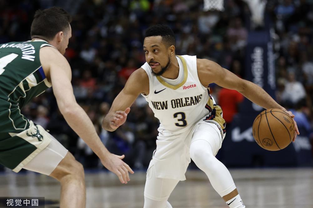 赛场上也毫 赛场上也毫